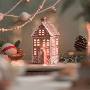 Scentsy Gingerhaus Gingerbread House Warmer | Holiday 2025 NIB
